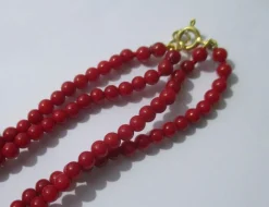 Bracelet deux rangs corail fermoir or