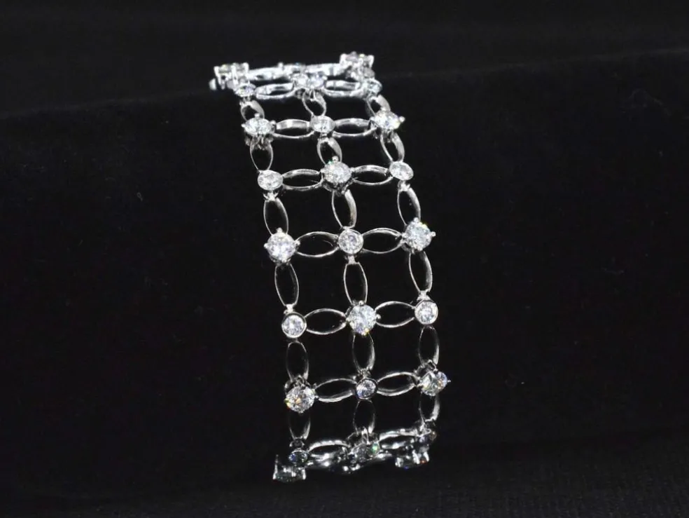 Bracelet en or blanc avec diamants