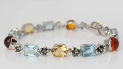 Bracelet en or blanc et pierres fines