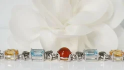 Bracelet en or blanc et pierres fines