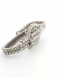 Bracelet en or blanc serti de diamants