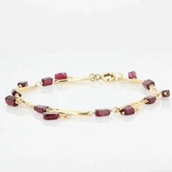 Bracelet en or et grenats
