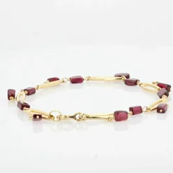 Bracelet en or et grenats