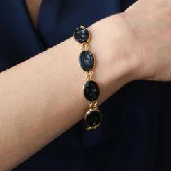 Bracelet en or et intailles de guerriers casqués