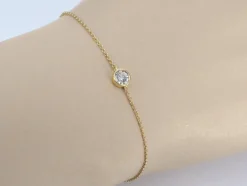 Bracelet en or rose avec diamant de 0,10 carat
