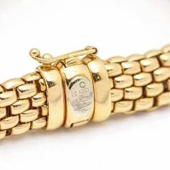 Bracelet en or rose de conception italienne.