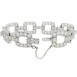 Bracelet en platine serti de diamants taille ancienne.
