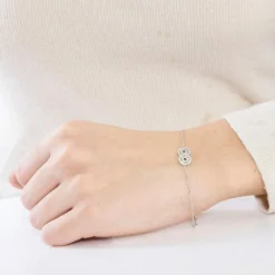 Bracelet infini or blanc et diamants