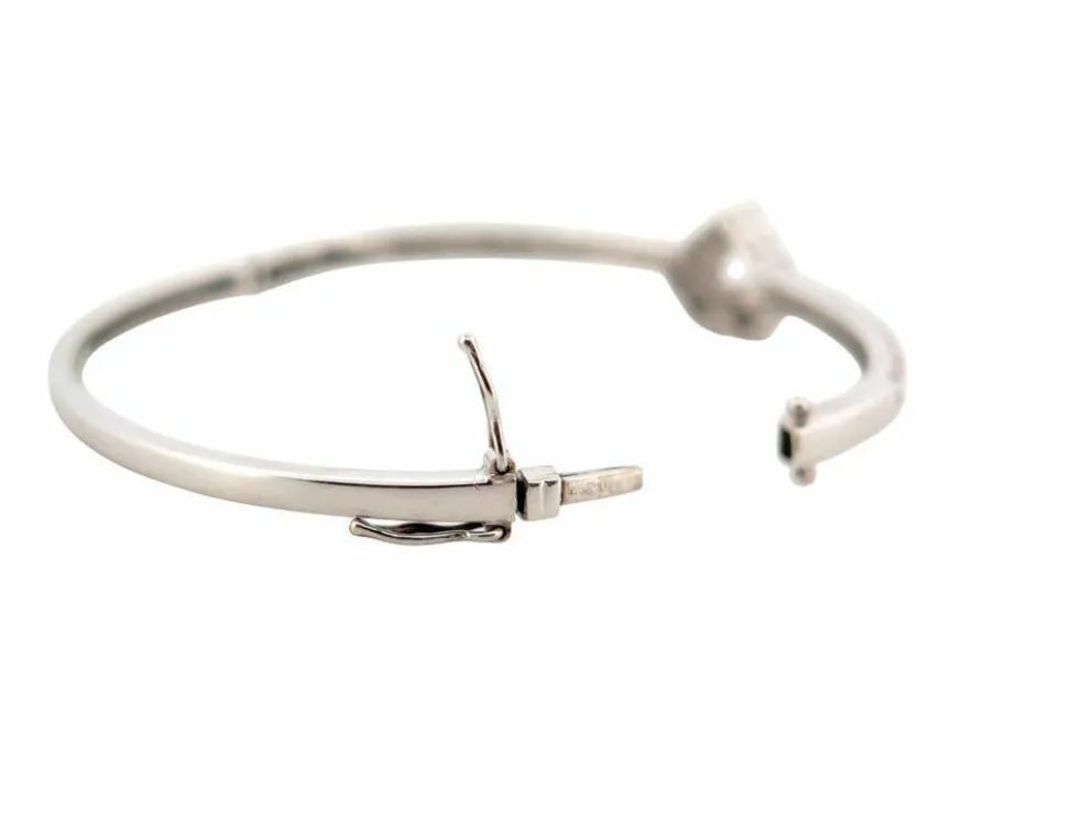 bracelet jonc coeur serti 30 diamants 1.55ct t15 or blanc 18k 10gr