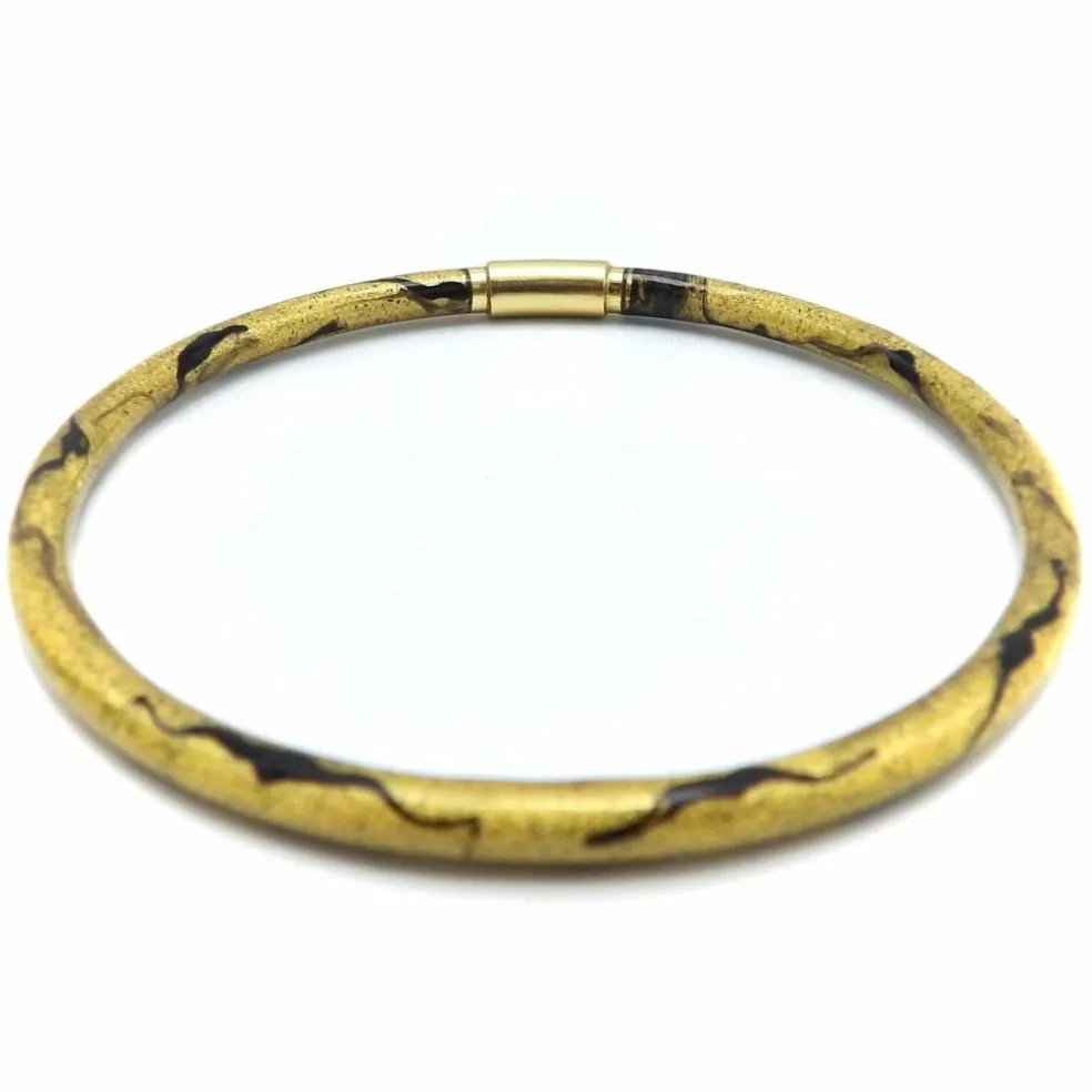 Bracelet jonc SOHO en or 18 carats émaillé à rayures calligraphiques dorées