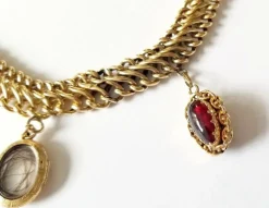 Bracelet maille américaine or jaune et breloques