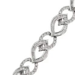 Bracelet motifs navette diamants