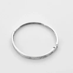 Bracelet or blanc 18 carats serti diamants baguette