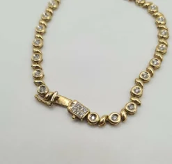 Bracelet or jaune 18 carats serti de diamants naturels