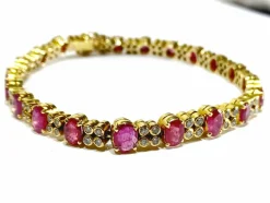 Bracelet or jaune diamants rubis