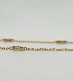 Bracelet or jaune serti de fleurs saphir multi-couleur