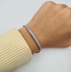 Bracelet ou serti de zircons blancs