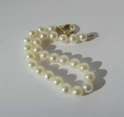 Bracelet perles, fermoir anneau marin