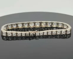 Bracelet rivière fin XIXème orné de diamants