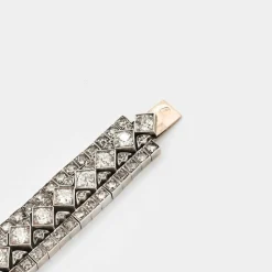 Bracelet ruban en or blanc pavé de diamants
