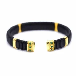 Bracelet semi-rigide en or et émeraudes