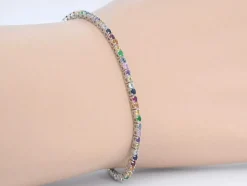Bracelet tennis en or blanc avec pierres précieuses multicolores
