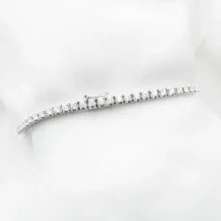 Bracelet tennis en or blanc 2,96 ct