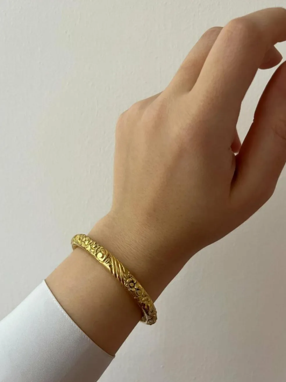 Bracelet vintage en or fabriqué à partir d'un tube creux, début des années 1900
