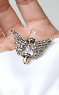 Broche ancienne Ailes, diamants et cristal de roche