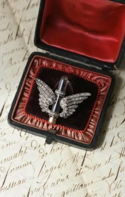 Broche ancienne Ailes, diamants et cristal de roche