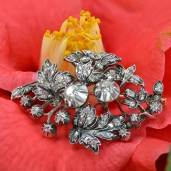 Broche ancienne bouquet diamanté