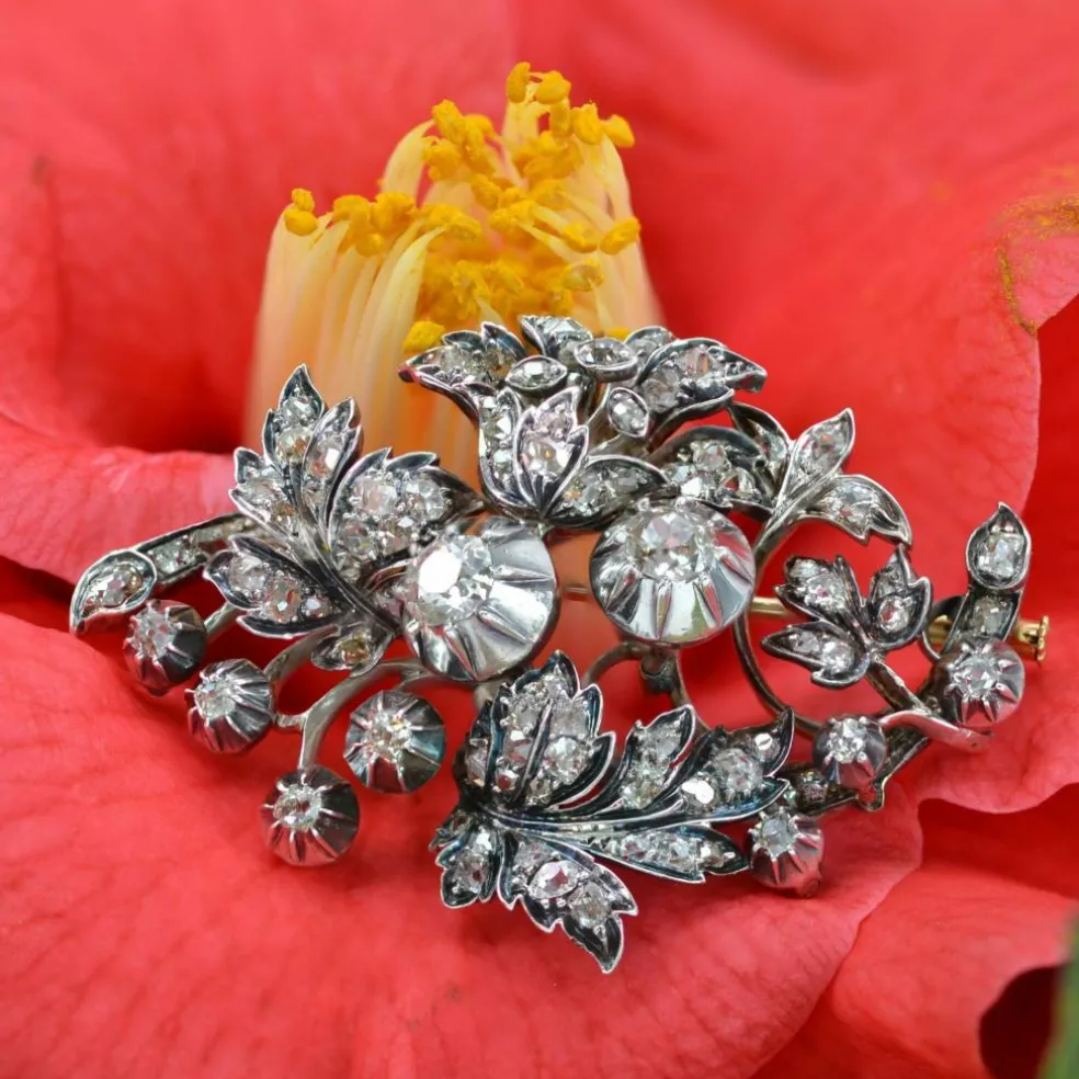 Broche ancienne bouquet diamanté