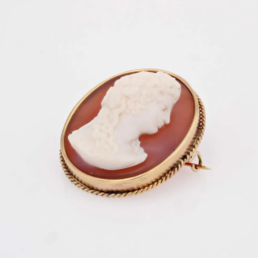 Broche ancienne camée sur Agate