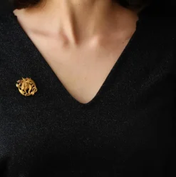 Broche ancienne chimère à la perle