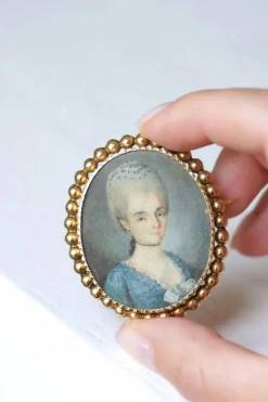 Broche ancienne en or et portrait miniature