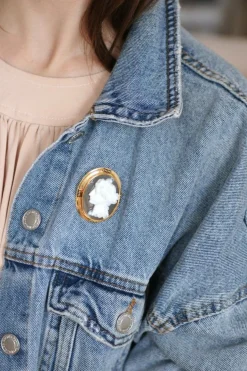 Broche ancienne en or jaune et camée agate
