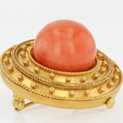 Broche ancienne en or jaune mat et sa perle de corail