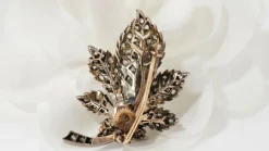 Broche Ancienne En Or Rose Et Argent Ornée De Diamants