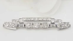 Broche ancienne en platine et diamants