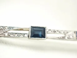 Broche ancienne or blanc, saphir et diamants