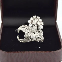 BROCHE ANTIQUE en OR blanc 18 KT