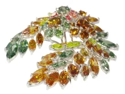 Broche avec Diamants
