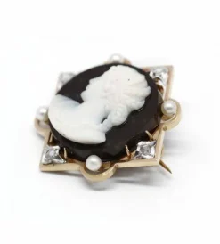 Broche Camée - Or jaune, diamants et perles