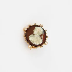 Broche camée, agate, diamants