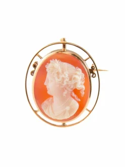 Broche Camée et or jaune