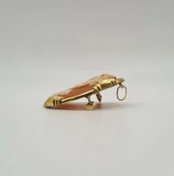 Broche camée or jaune