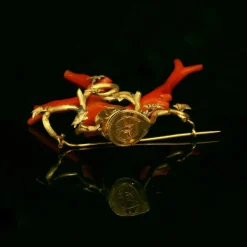 Broche corail et or jaune