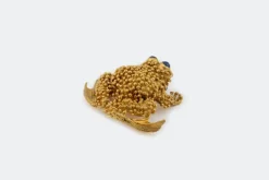 Broche crapaud en or jaune avec saphirs