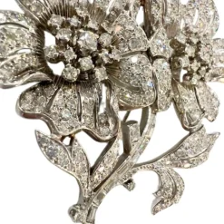 BROCHE DE STYLE RÉTRO PÉRIODE 1945-1950 avec DIAMANTS 8,64 ct