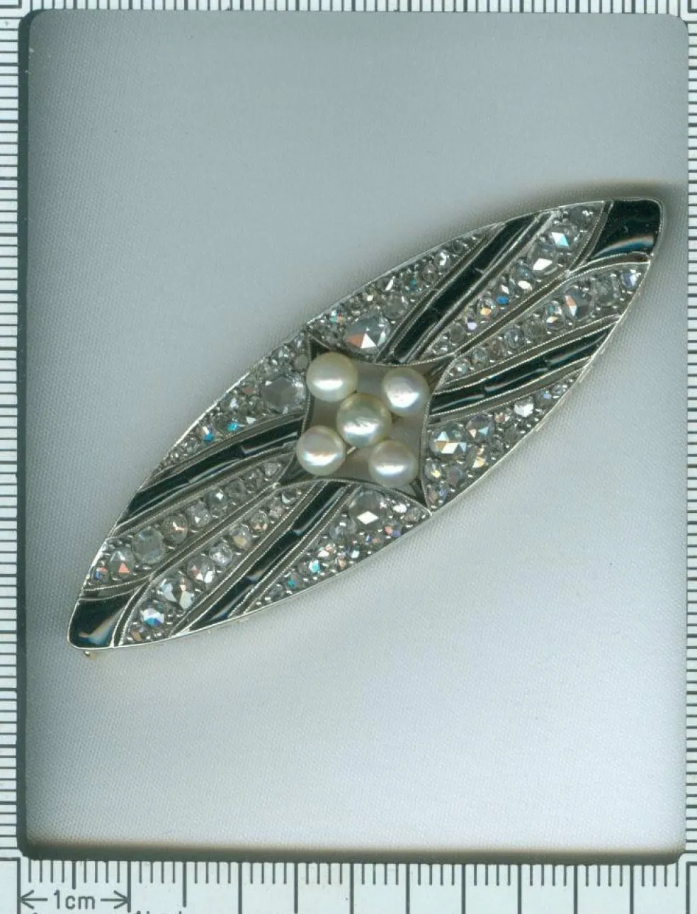 Broche diamant onyx et perle